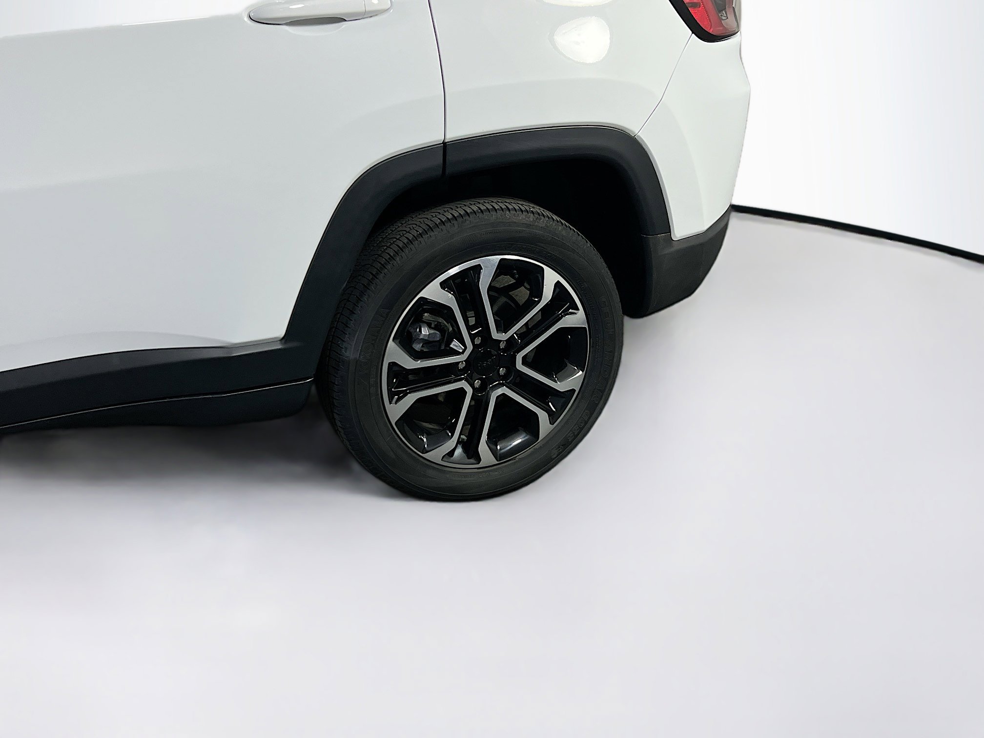 Used 2022 Jeep Compass Limited w/ Sun and Sound Group image 29