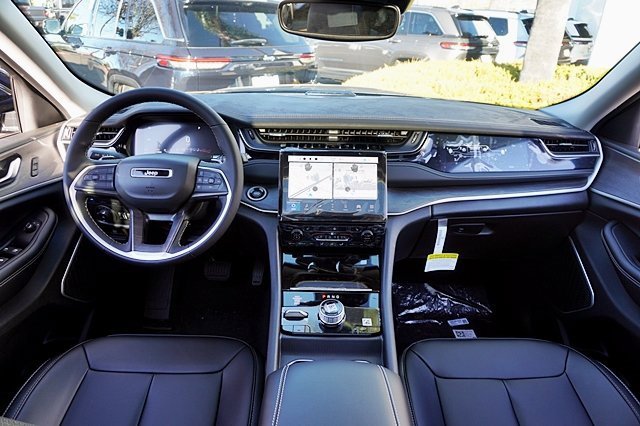 New 2023 Jeep Grand Cherokee Limited 4xe image 23