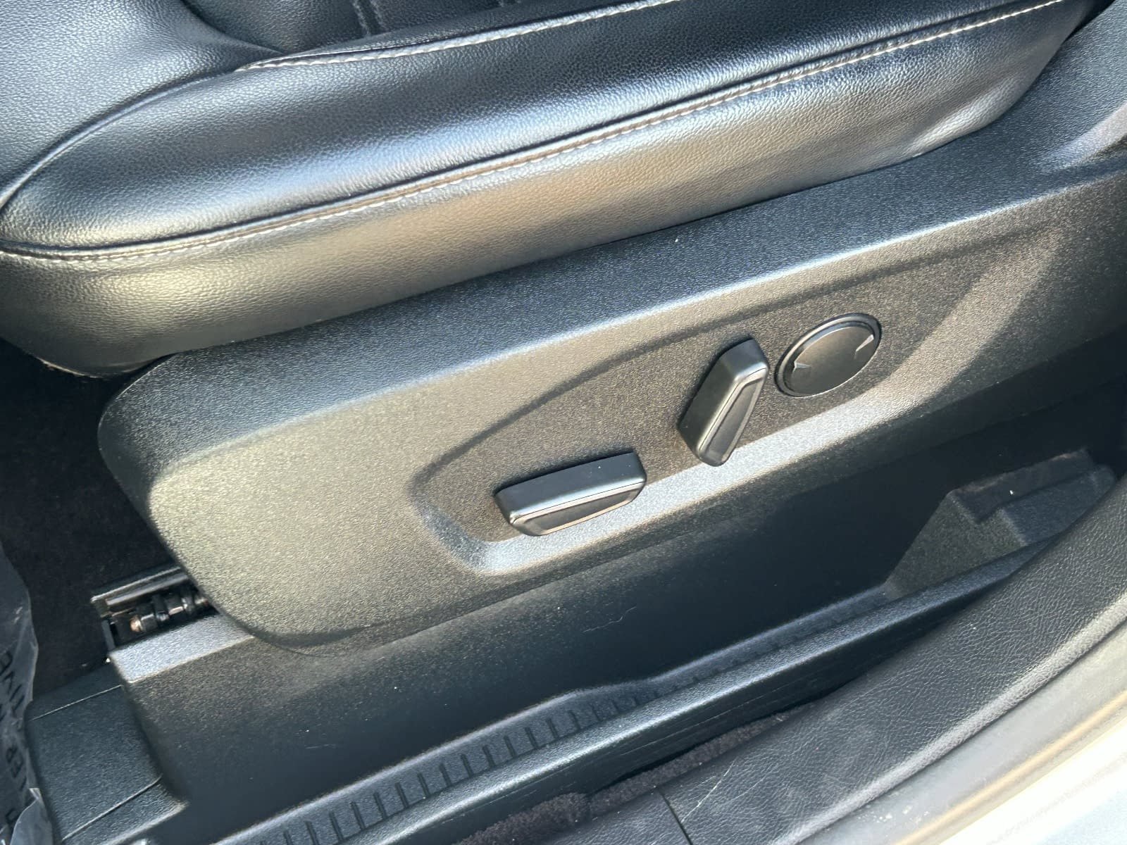 Used 2020 Ford Edge SEL FWD image 24