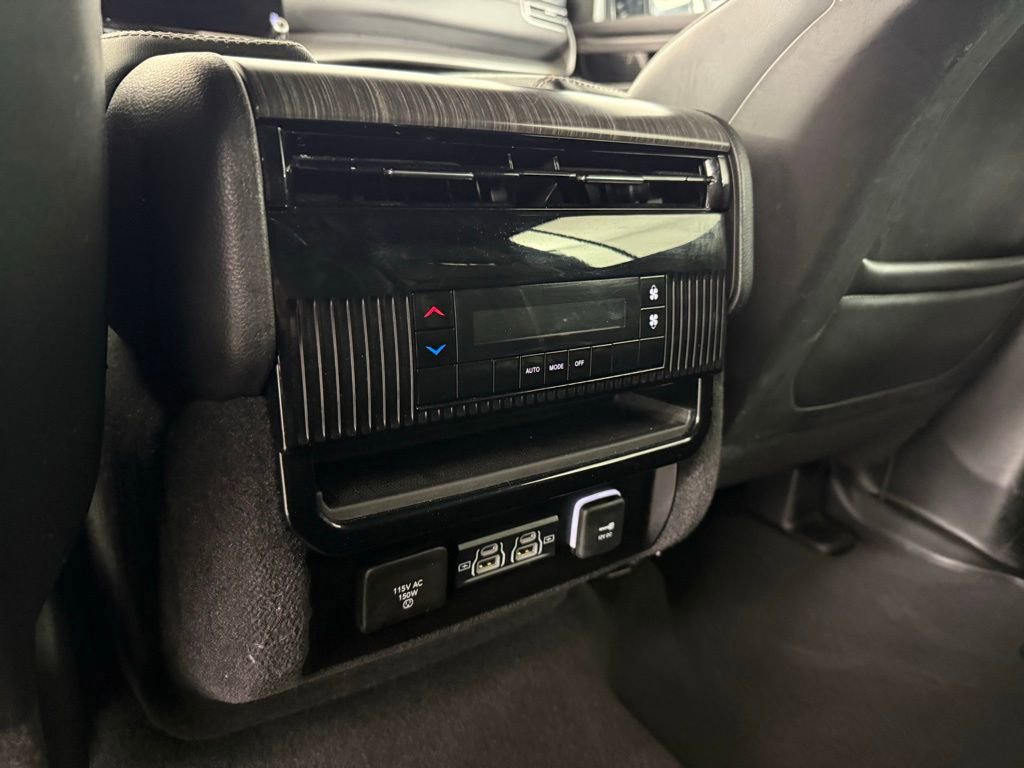 Used 2024 Jeep Wagoneer L Series II w/ Flexible Seating Group image 38