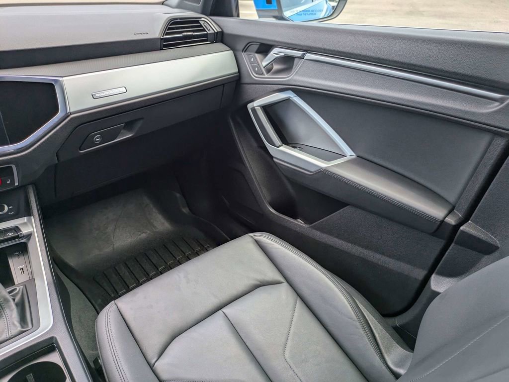 Used 2021 Audi Q3 2.0T Premium w/ Convenience Package image 18