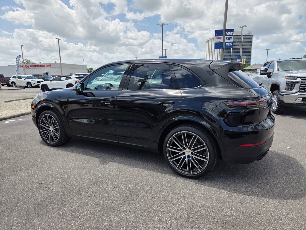 Used 2023 Porsche Cayenne S Platinum AWD/4WD image 9
