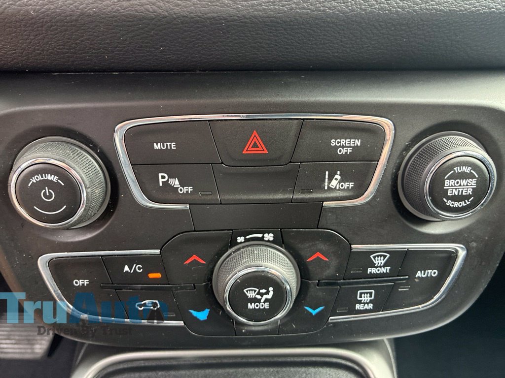 Used 2020 Jeep Compass Latitude FWD image 31