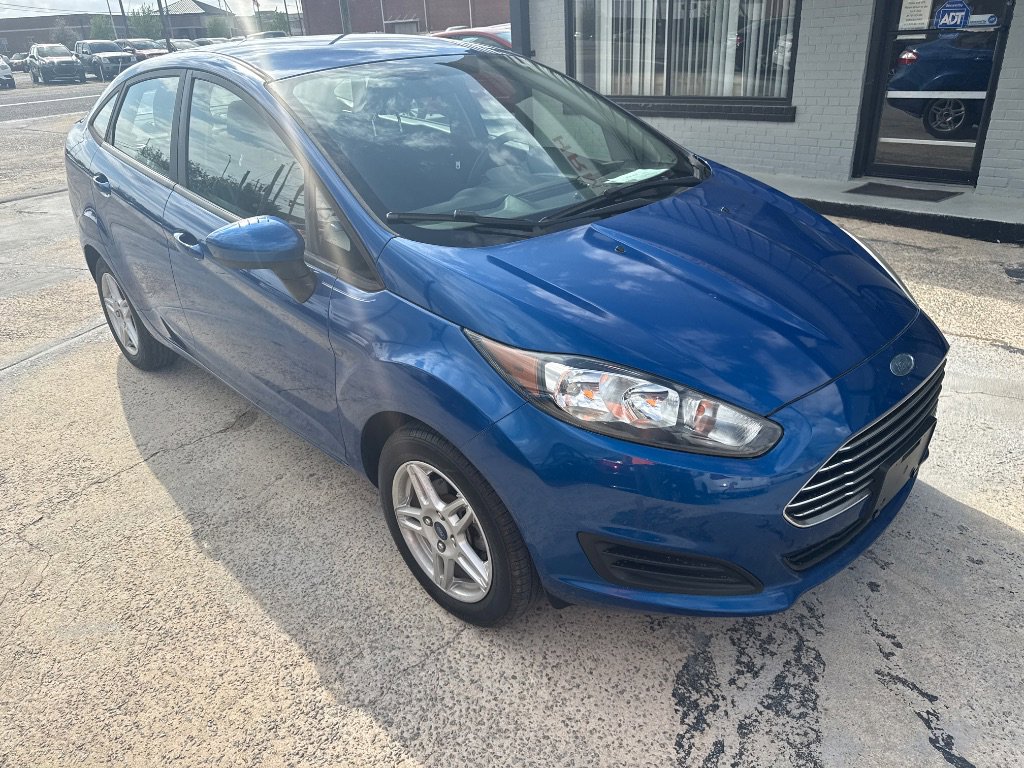 Used 2018 Ford Fiesta SE image 2