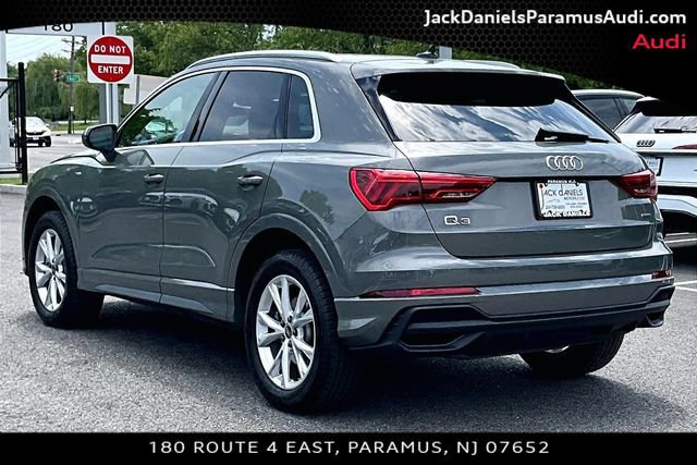 Used 2023 Audi Q3 2.0T Premium w/ Convenience Package AWD/4WD image 10