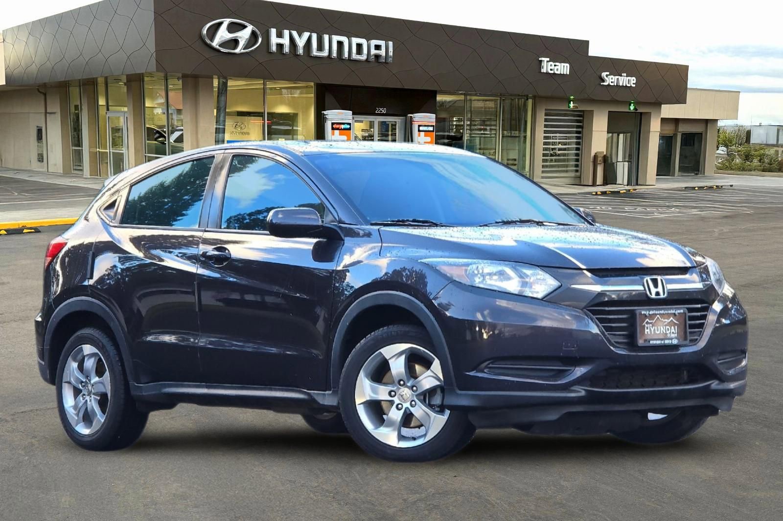 Used 2016 Honda HR-V LX image 2