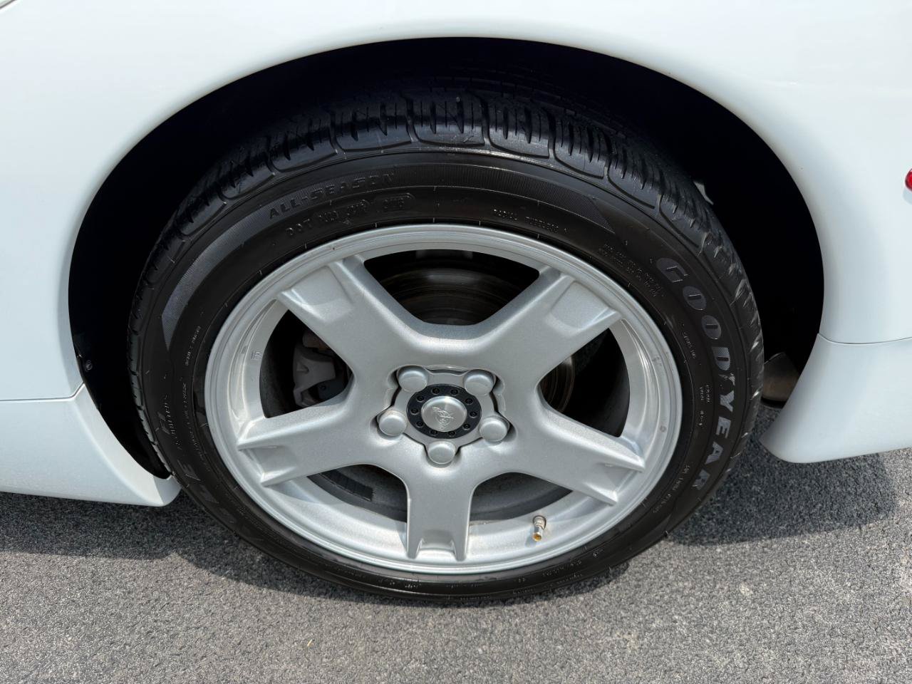 Used 1998 Chevrolet Corvette Coupe RWD image 13