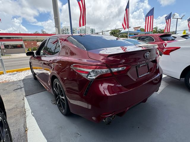 Used 2018 Toyota Camry XSE image 9