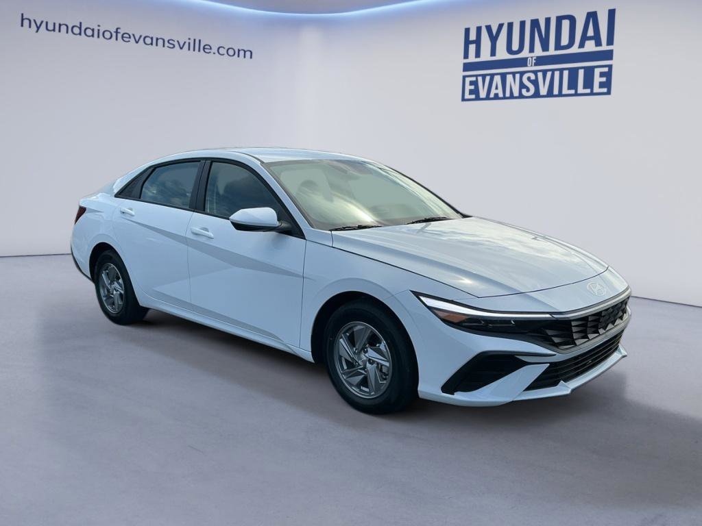 New 2026 Hyundai Elantra SE FWD image 3