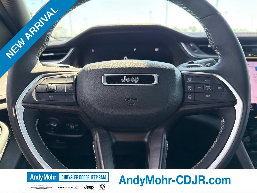 Used 2025 Jeep Grand Cherokee Limited w/ Luxury Tech Group II AWD/4WD image 27
