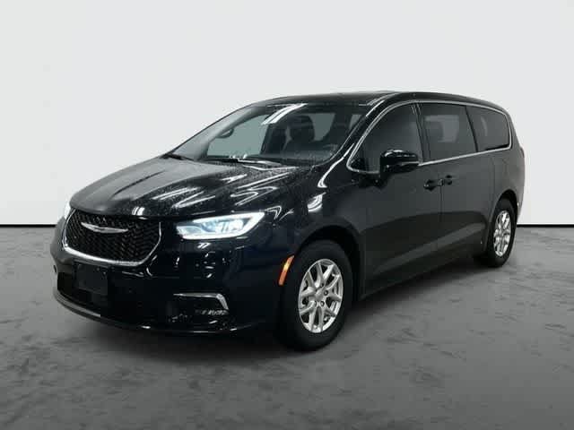 Used 2025 Chrysler Pacifica Select FWD image 1