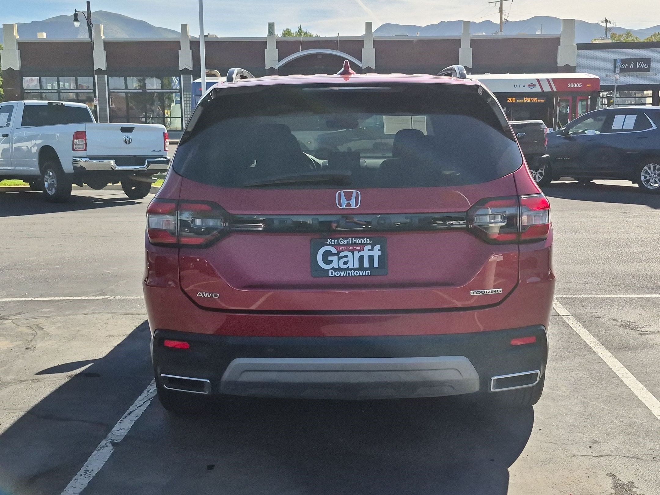 Used 2024 Honda Pilot Touring image 7