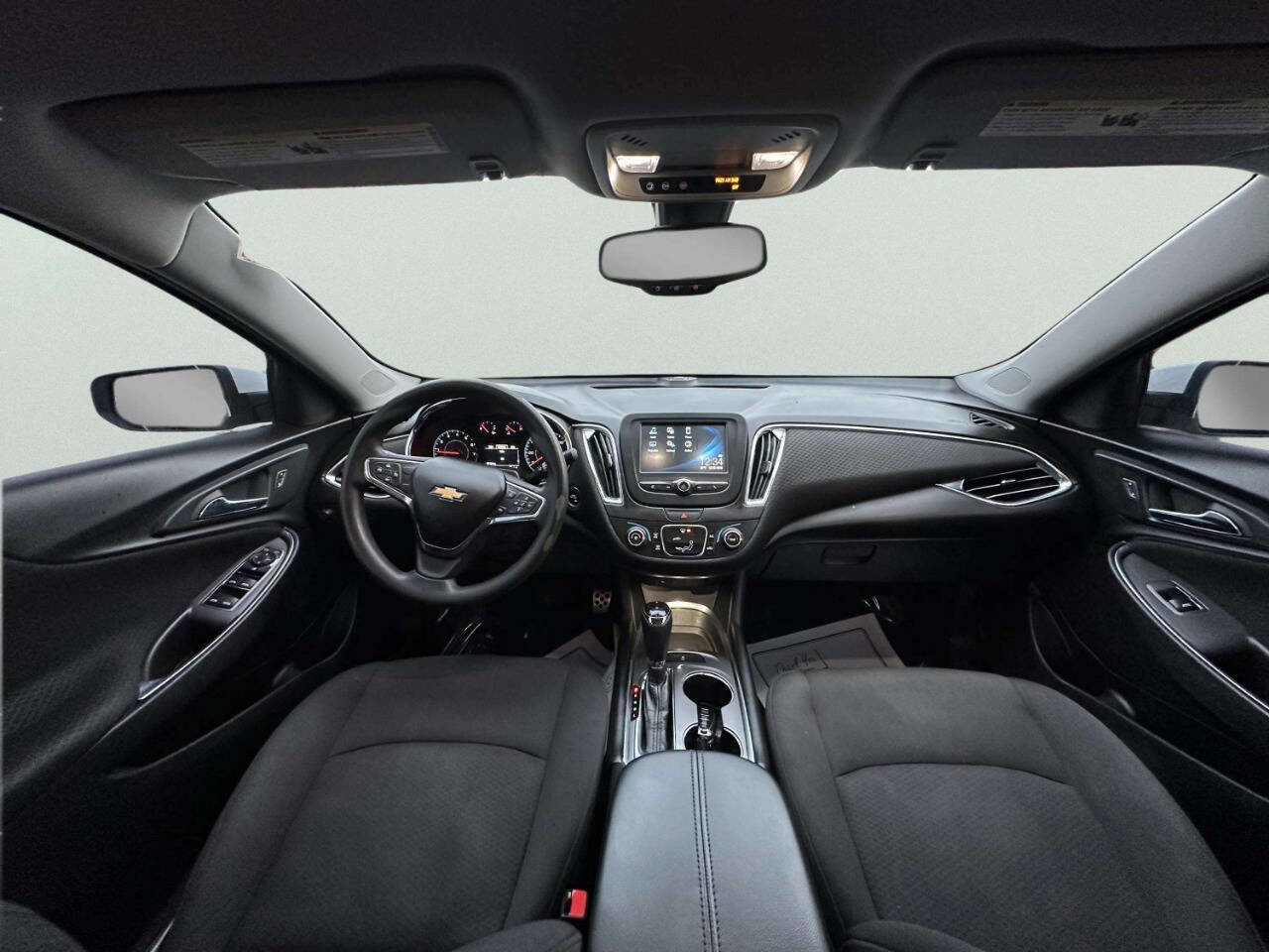 Used 2017 Chevrolet Malibu LT image 14