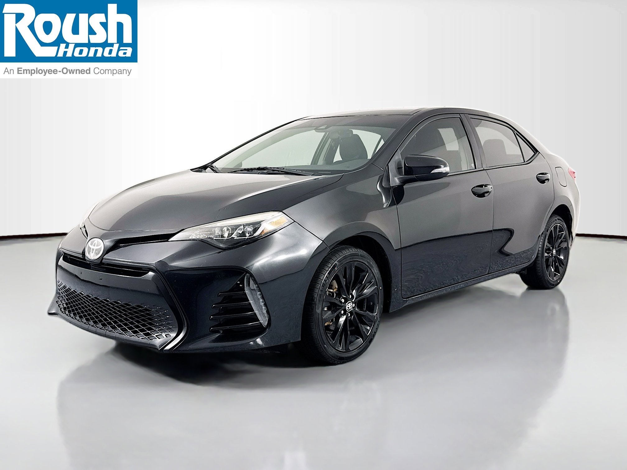 Used 2017 Toyota Corolla SE image 1