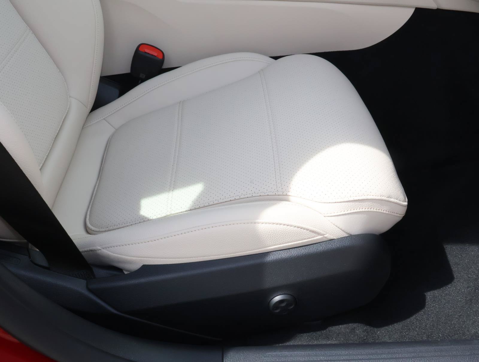 Used 2026 Mercedes-Benz C 300 Sedan image 17