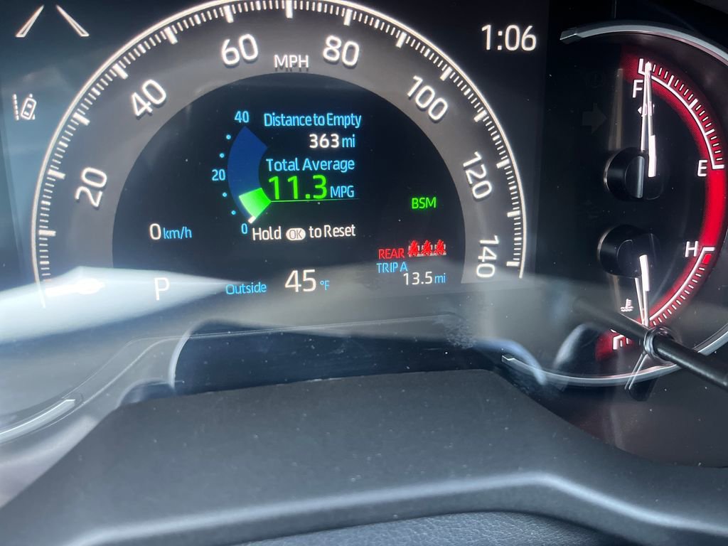 New 2025 Toyota RAV4 XLE image 17