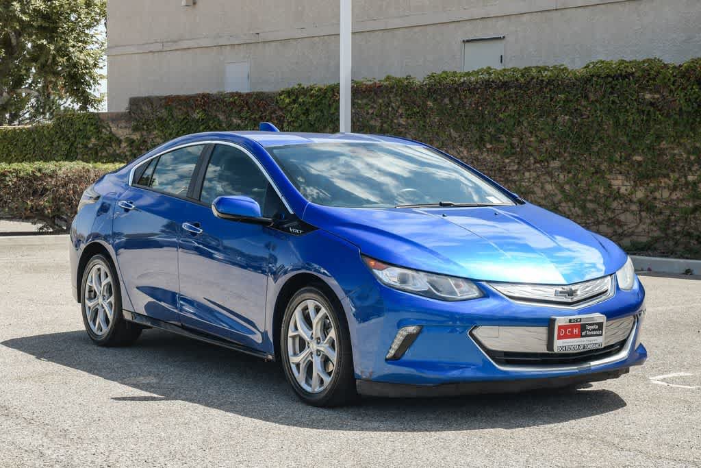 Used 2018 Chevrolet Volt LT w/ Comfort Package FWD image 3