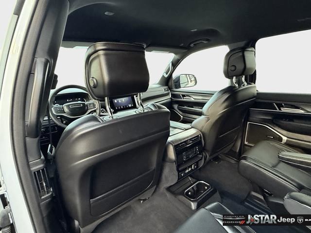 Used 2023 Jeep Wagoneer Series III w/ Flexible Seating Group RWD image 20