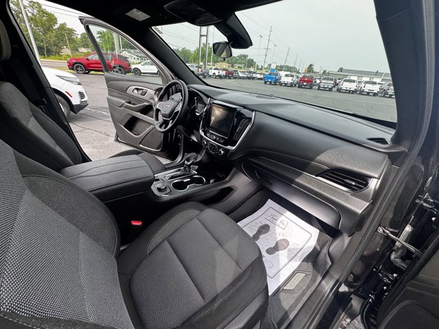 Used 2023 Chevrolet Traverse LT image 11
