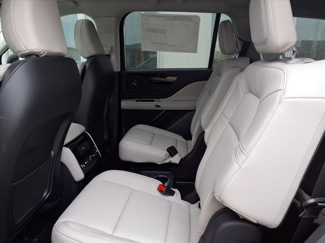 New 2025 Lincoln Aviator 2WD w/ Jet Appearance Package image 12