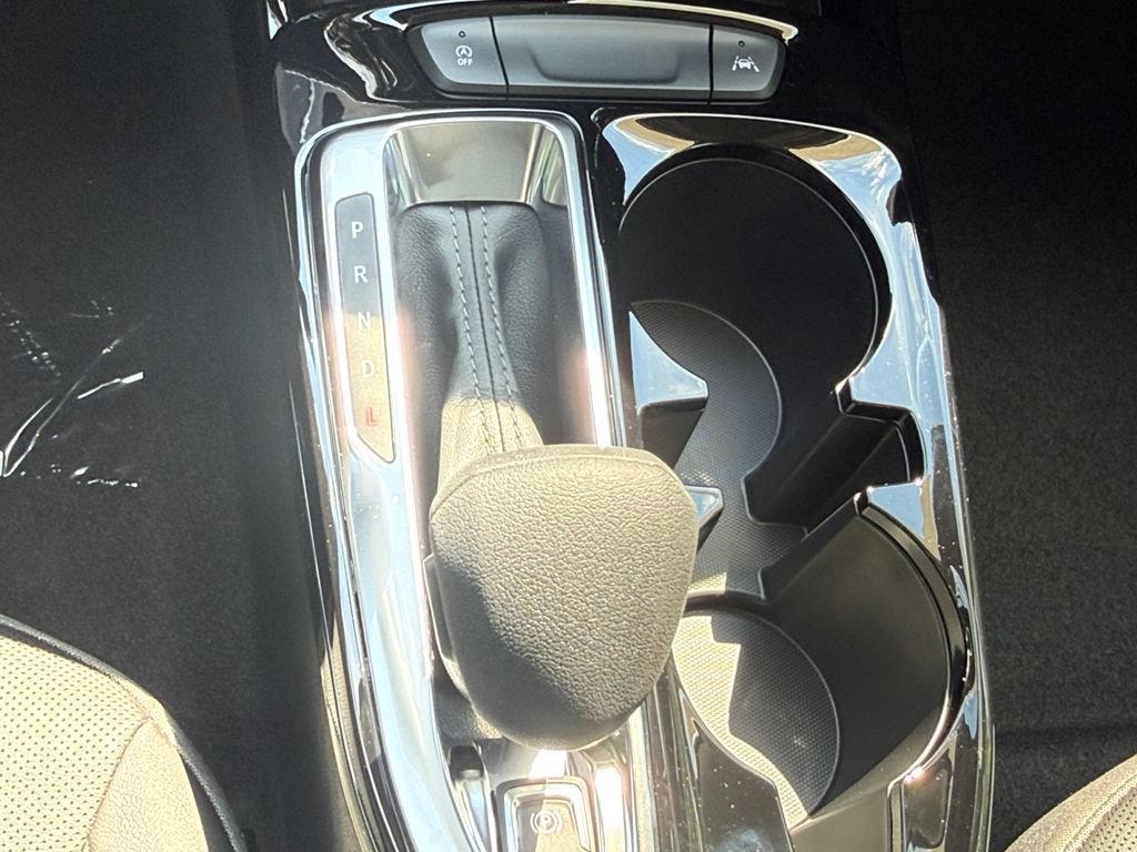 New 2026 Chevrolet Trax ACTIV w/ Sunroof Package FWD image 18