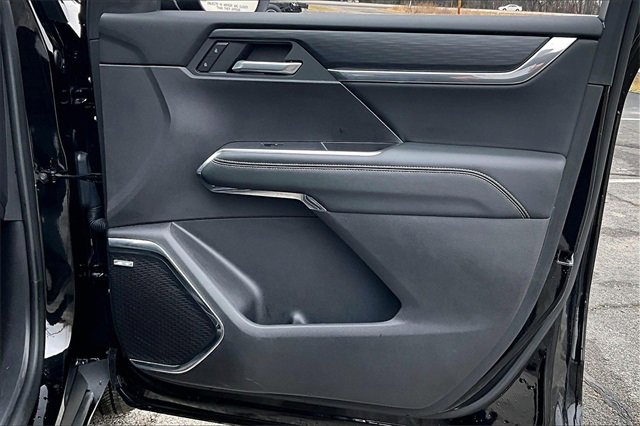 Used 2025 GMC Acadia Elevation image 29