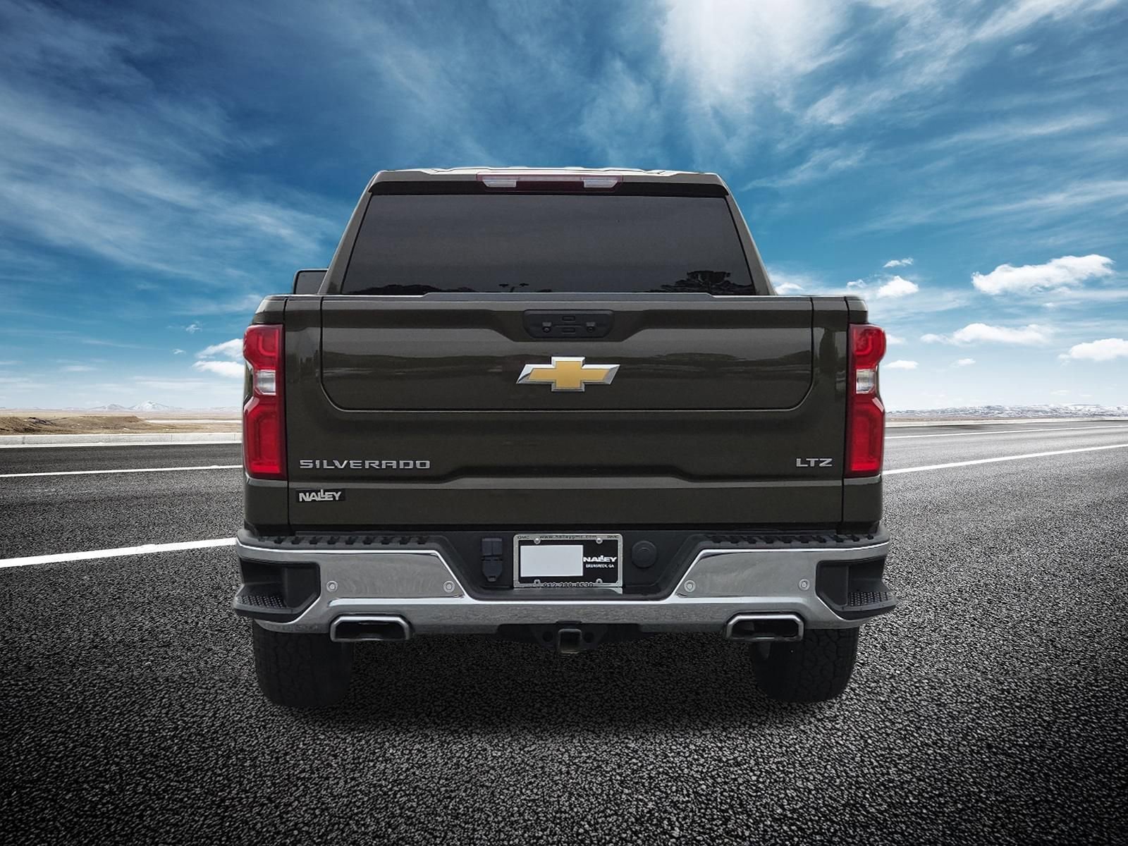 Used 2023 Chevrolet Silverado 1500 LTZ w/ Z71 Off-Road Package AWD/4WD image 21