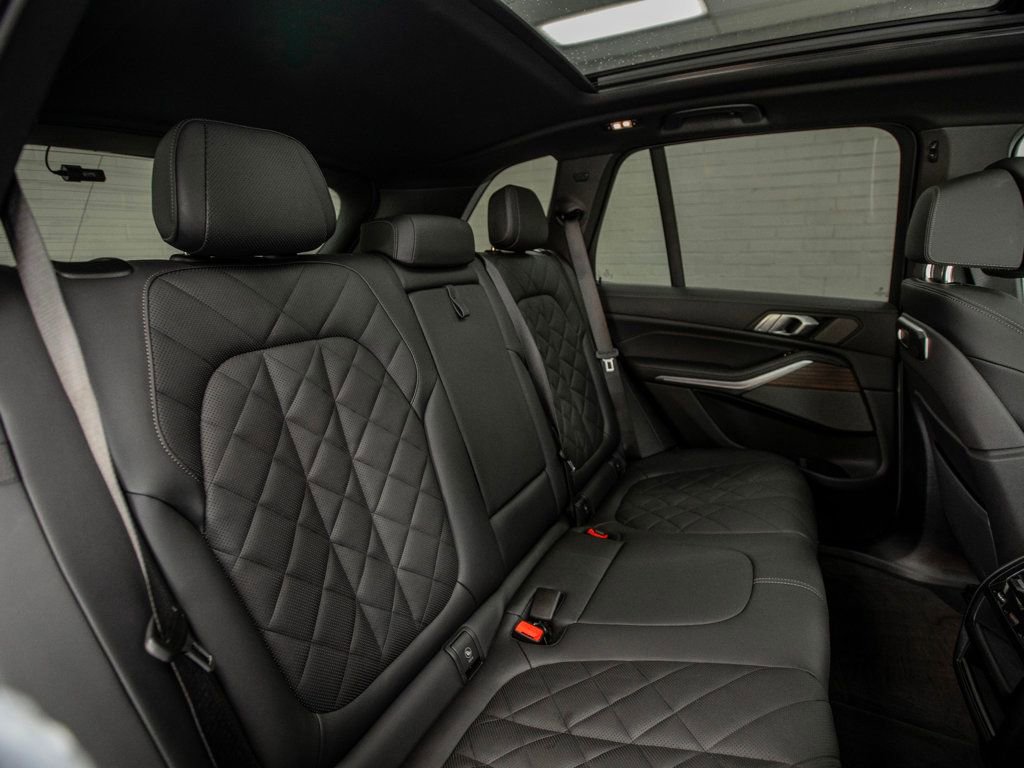 Used 2026 BMW X5 xDrive40i w/ M Sport Package image 28