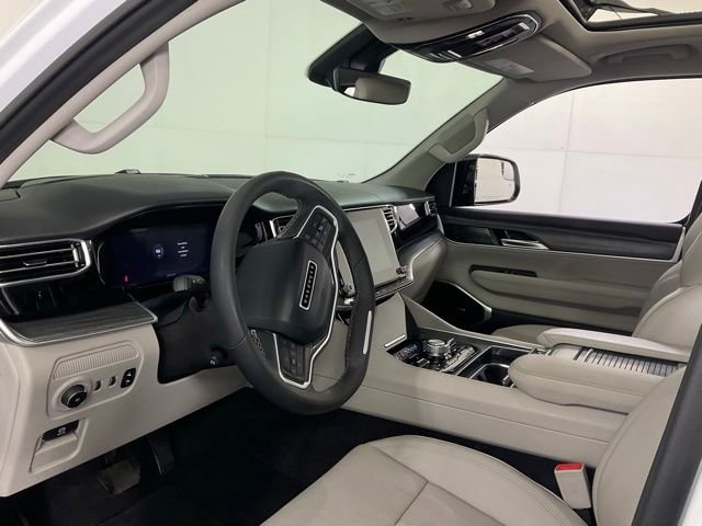 Used 2024 Jeep Wagoneer L Series III w/ Premium Group I AWD/4WD image 19