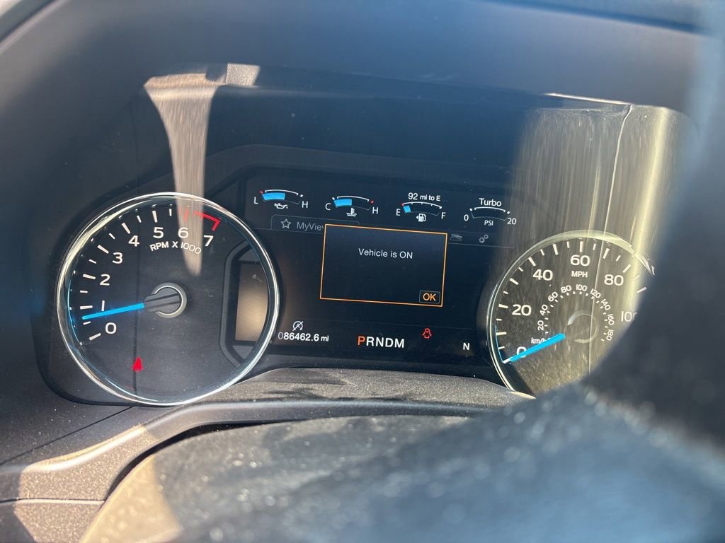 Used 2017 Ford F150 Platinum w/ Equipment Group 701A Luxury AWD/4WD image 2