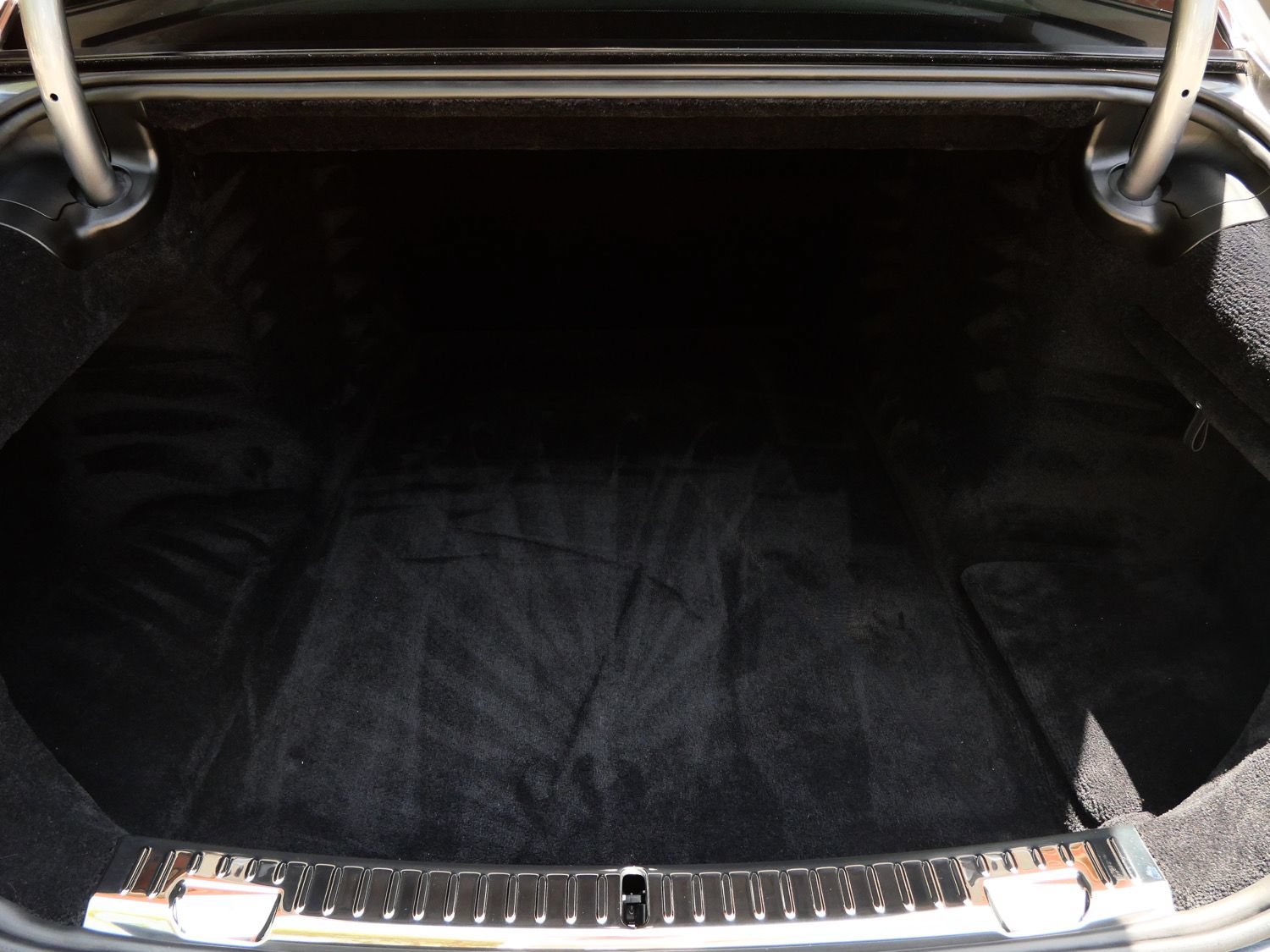 Used 2023 Rolls-Royce Phantom Sedan RWD image 33