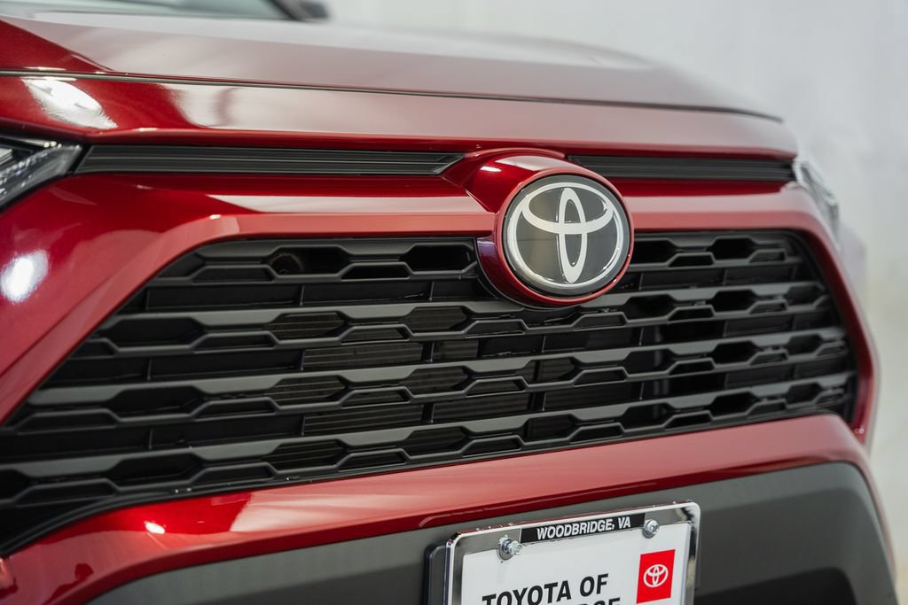 Certified 2025 Toyota RAV4 LE AWD/4WD image 10