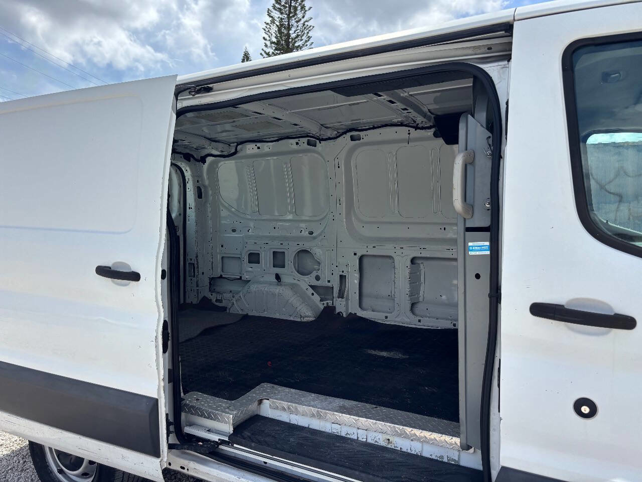 Used 2016 Ford Transit 150 130 Low Roof w/ Exterior Upgrade Package image 16