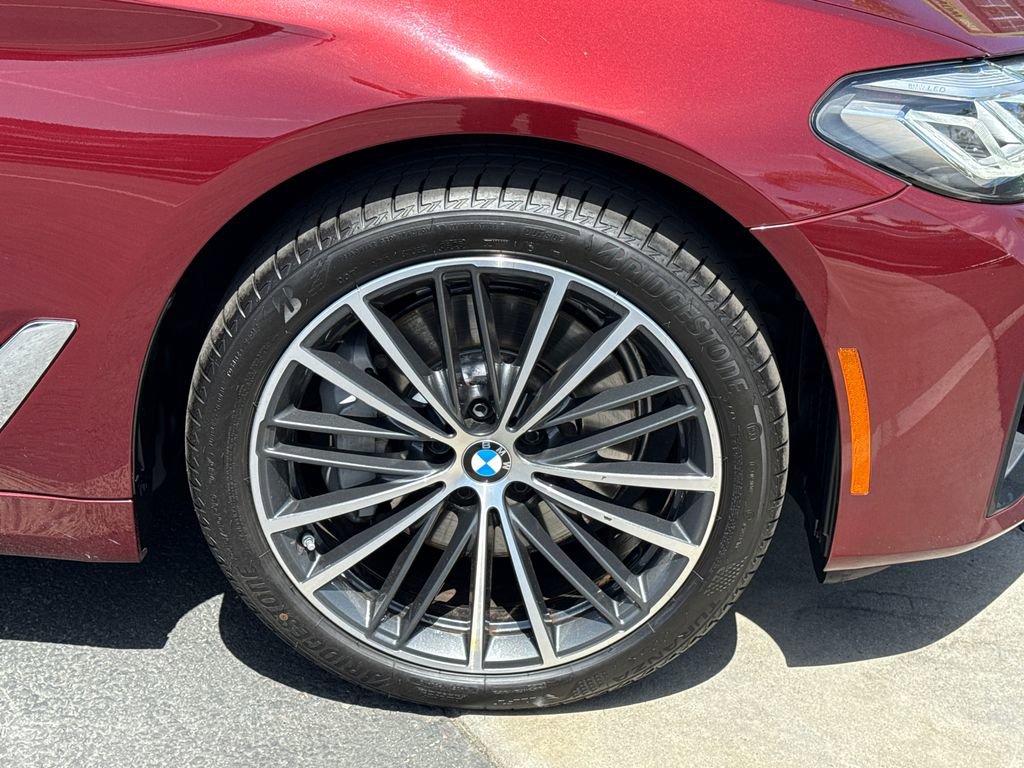 Used 2023 BMW 530i w/ Premium Package RWD image 7