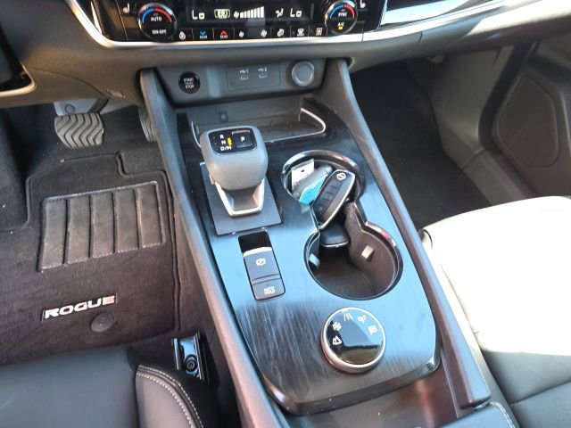 Used 2024 Nissan Rogue SL w/ SL Premium Package image 19