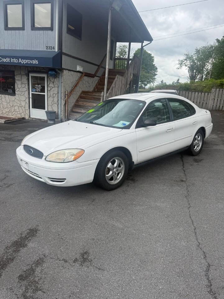 Used 2006 Ford Taurus SE FWD image 1