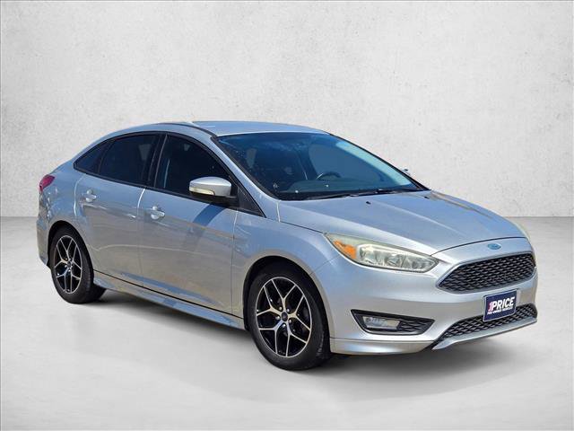 Used 2015 Ford Focus SE w/ SE Ecoboost Package image 3