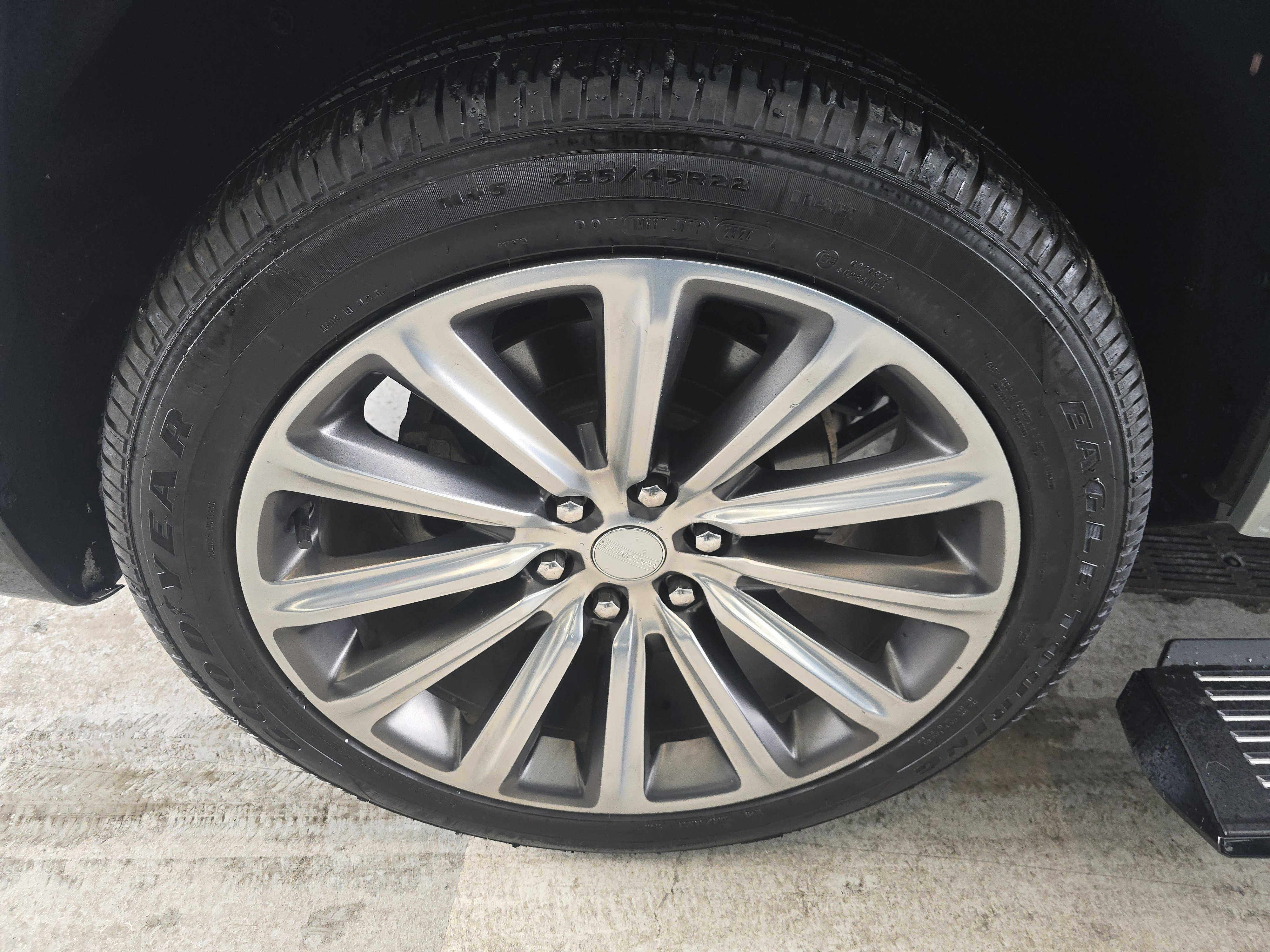 Used 2022 Jeep Grand Wagoneer Series II w/ Convenience Group III image 13