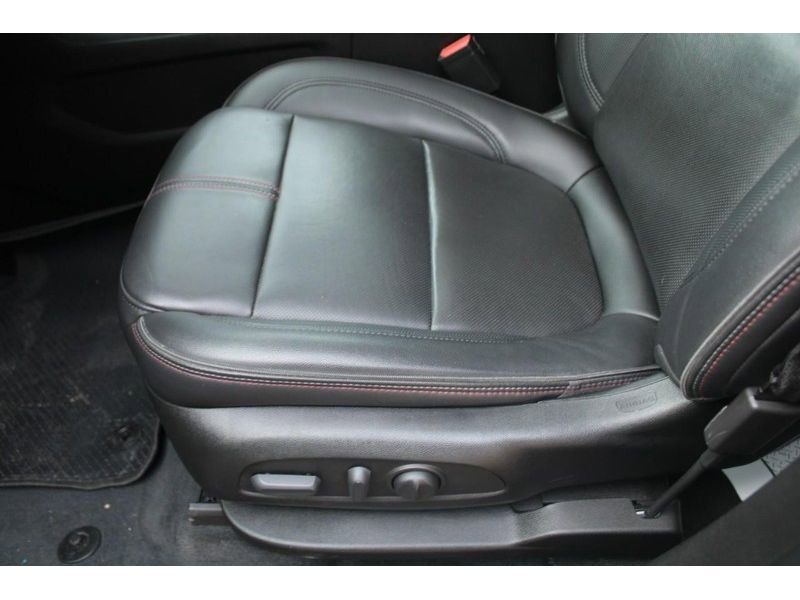 Used 2022 Chevrolet Traverse RS image 19