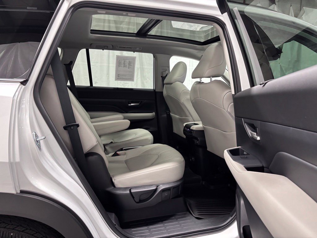 Used 2026 Toyota Grand Highlander AWD image 56