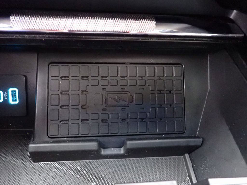 Used 2024 Ford F150 Platinum image 6