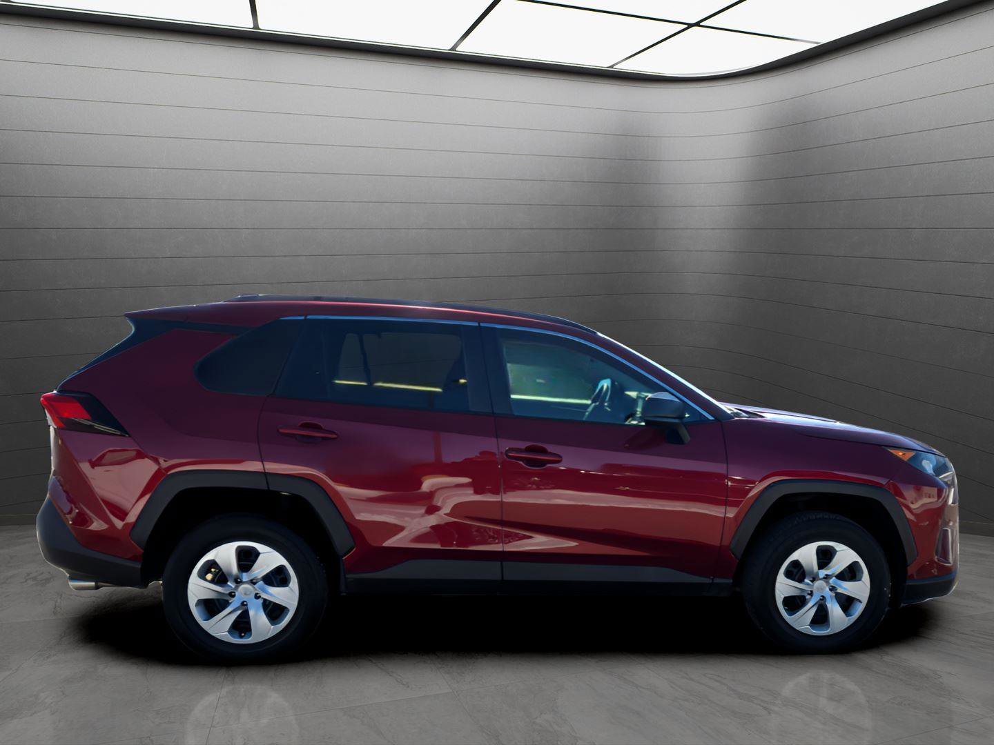 Used 2021 Toyota RAV4 LE image 2