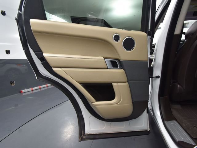 Used 2016 Land Rover Range Rover Sport HSE image 32