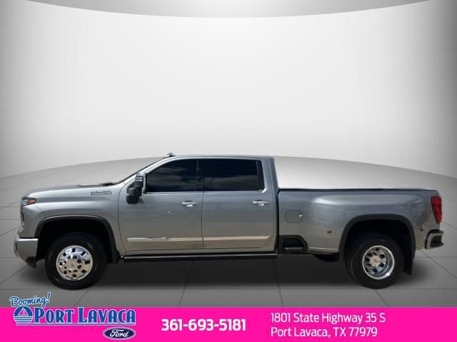 Used 2025 Chevrolet Silverado 3500 High Country w/ High Country Premium Package AWD/4WD image 4
