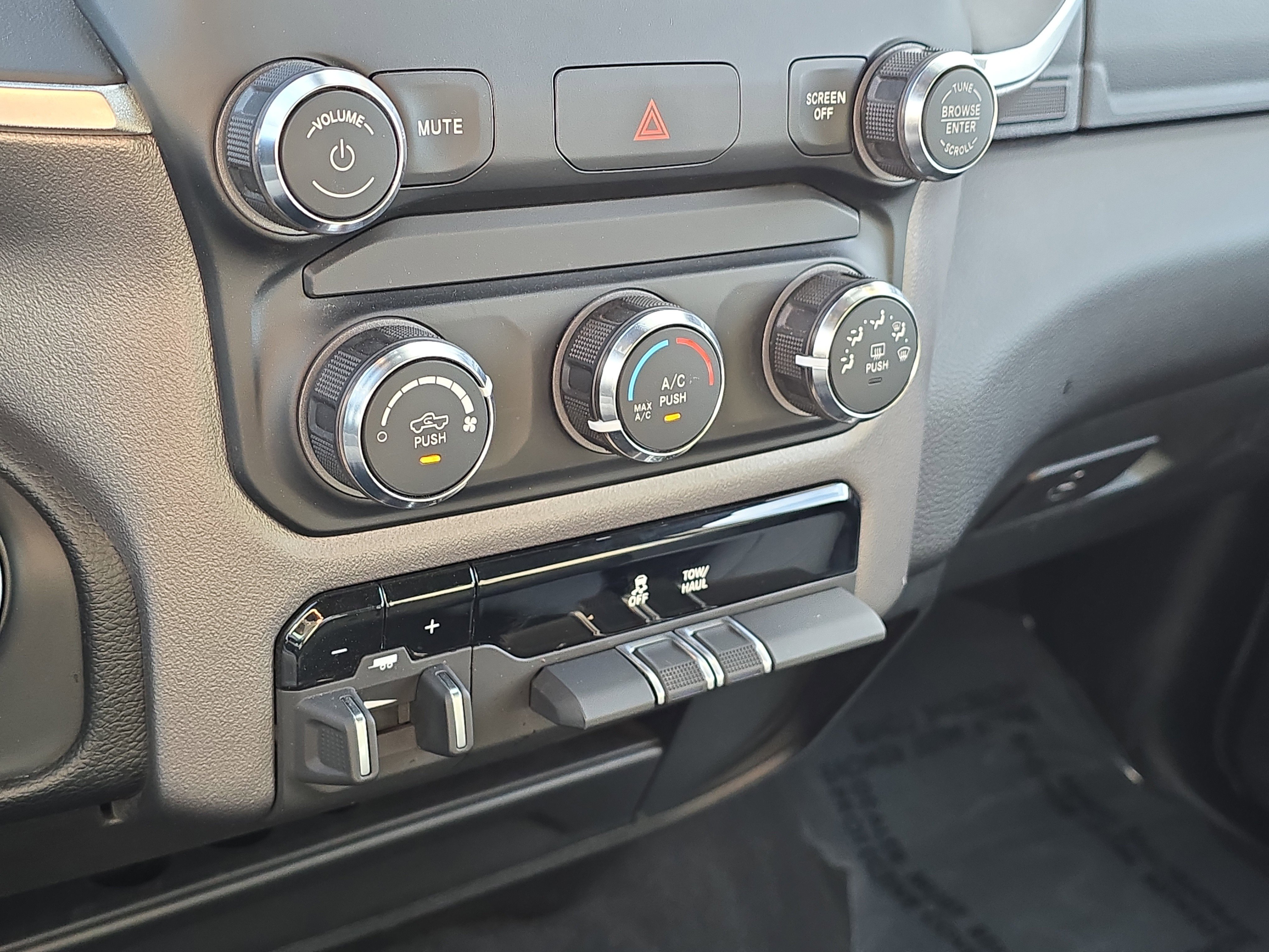 Used 2024 RAM 2500 Big Horn w/ Bed Utility Group image 20