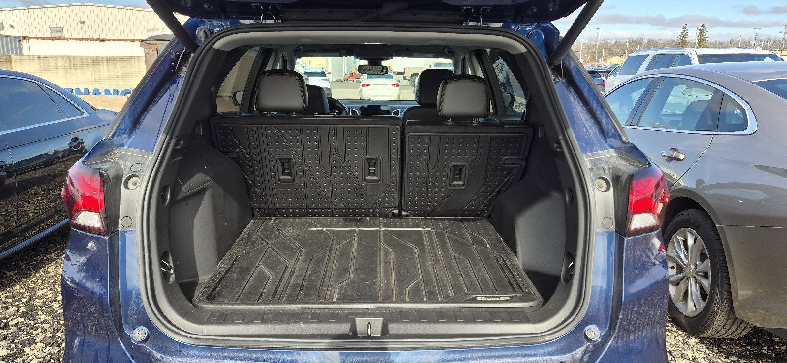 Used 2023 Chevrolet Equinox Premier image 5