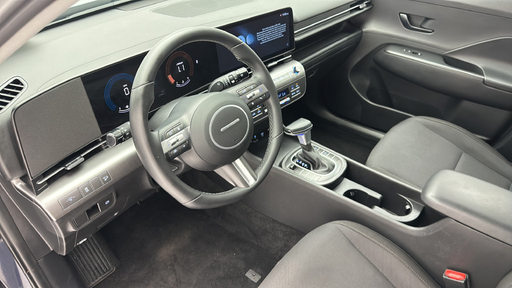 Used 2025 Hyundai Kona SEL FWD image 11