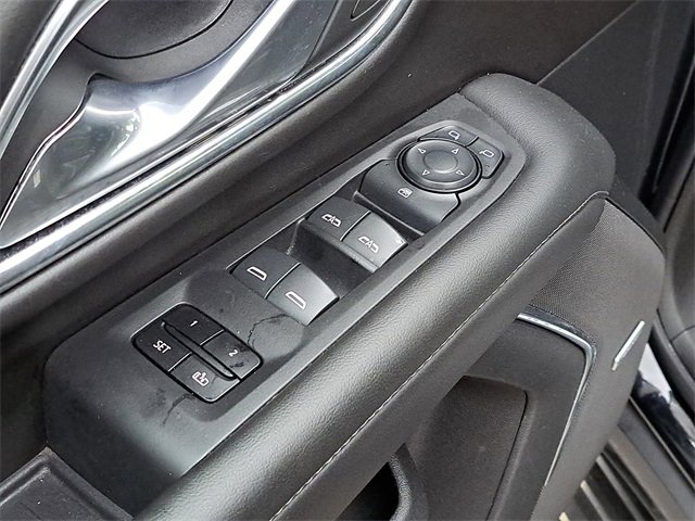 Used 2024 Chevrolet Suburban LT image 21