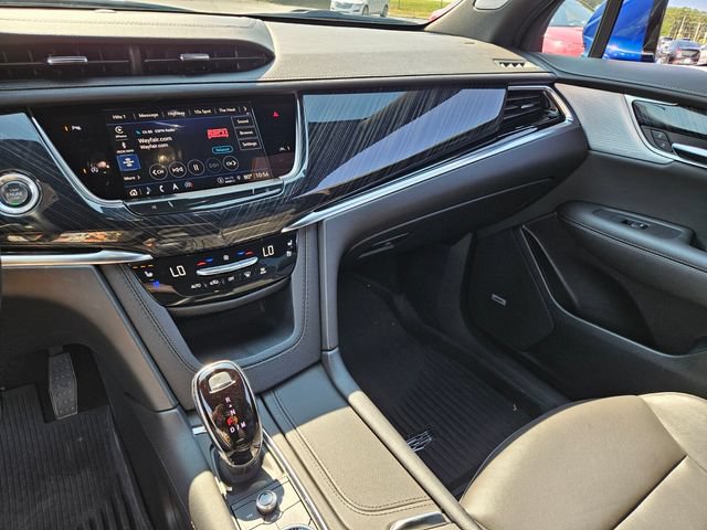 Used 2024 Cadillac XT6 Premium Luxury w/ LPO, Floor Liner Package AWD/4WD image 21