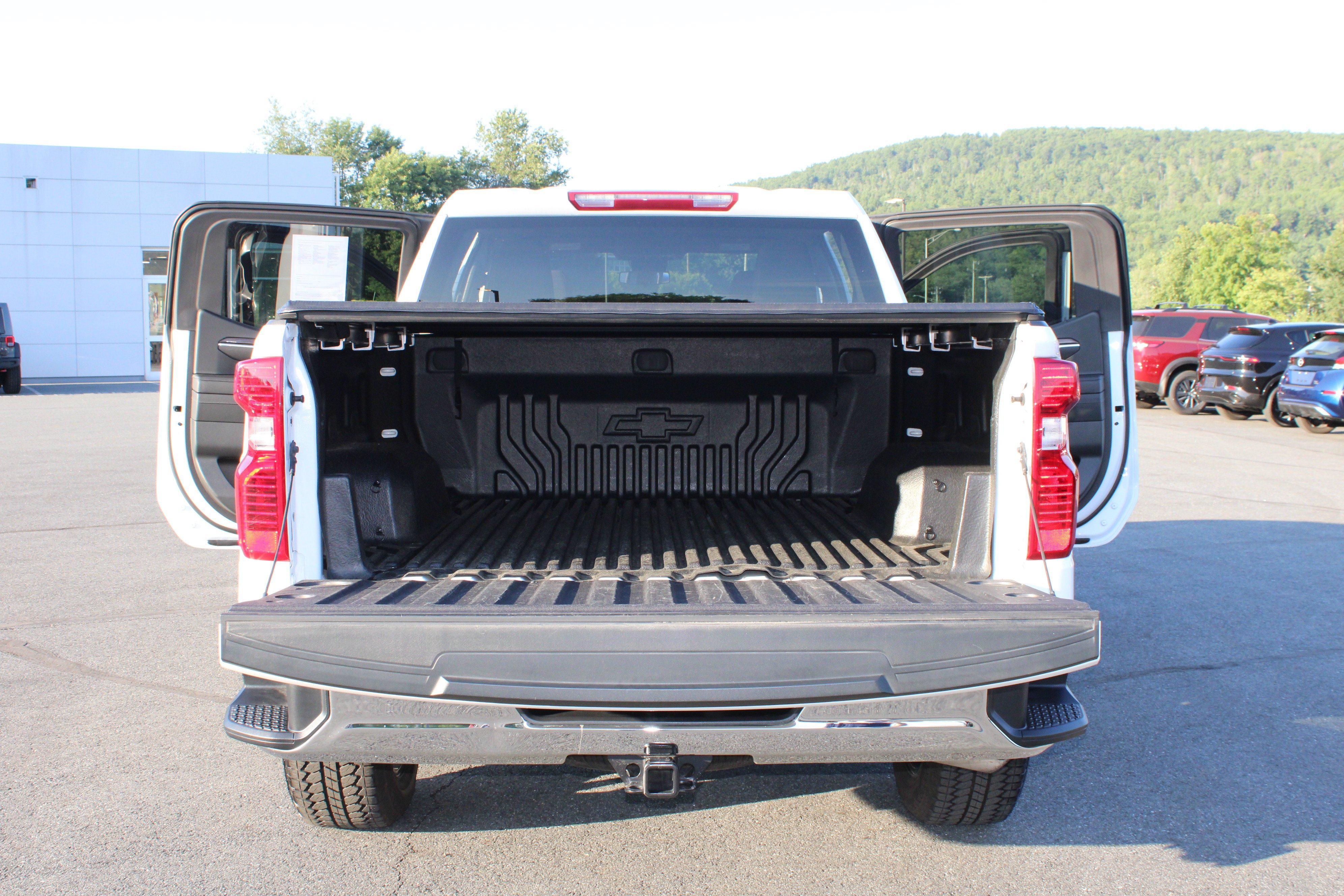 Used 2024 Chevrolet Silverado 1500 LT AWD/4WD image 18